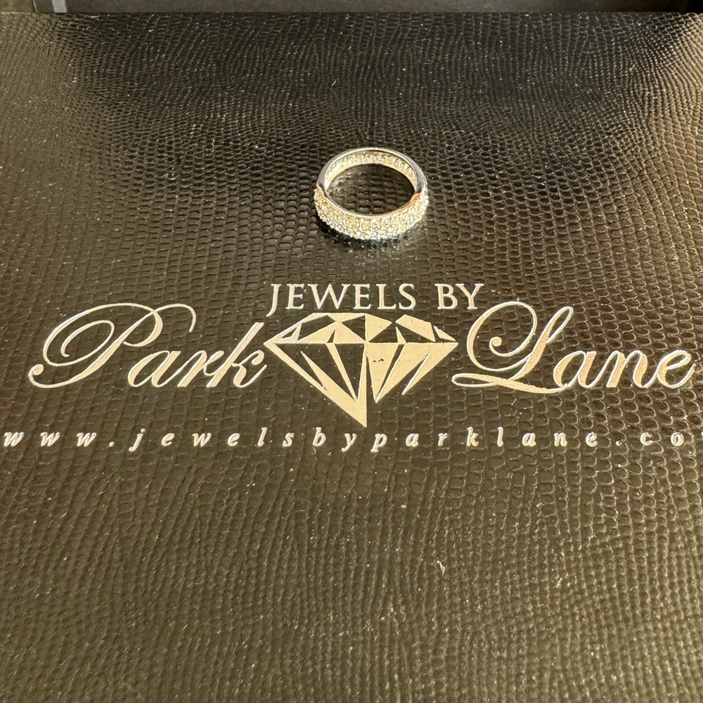 Park Lane Remembrance Ring